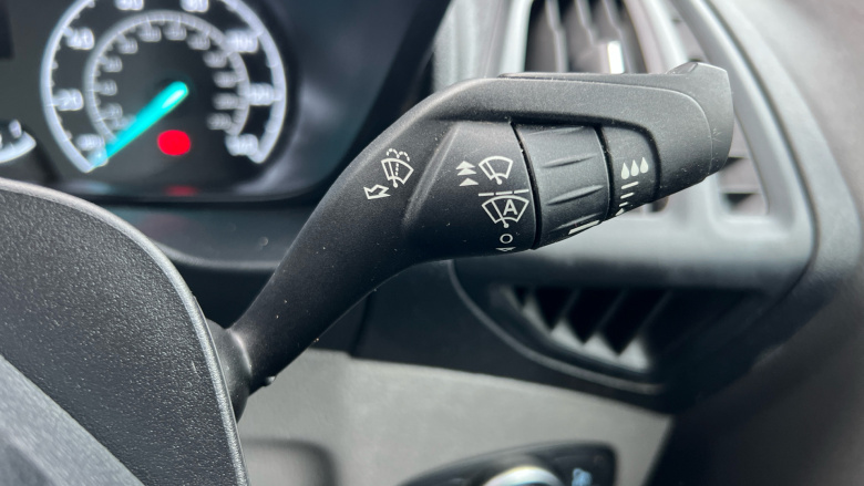 Ford Transit Connect 250 L2 Diesel 1.5 EcoBlue 100ps Limited Van